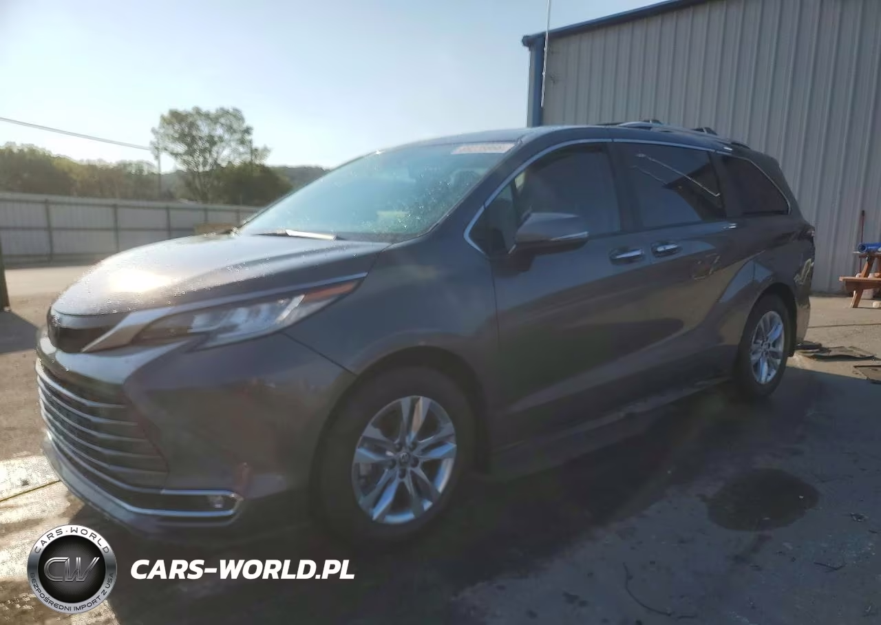 2022 Toyota Sienna Limited 7-Passenger