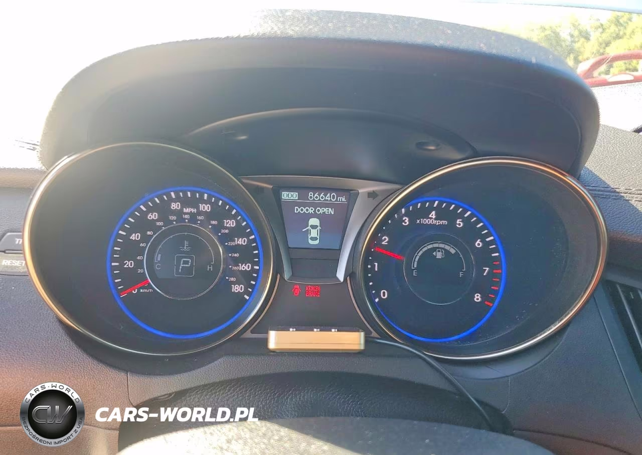 2015 Hyundai Genesis 3.8 Ultimate VIN:KMHHU6KJ4FU125774 - 9