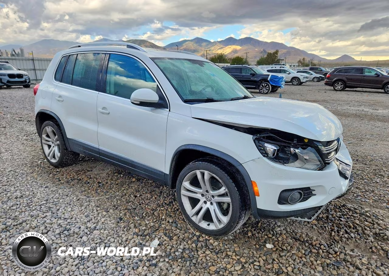 2016 Volkswagen Tiguan S VIN:WVGBV7AX3GW585657 - 4