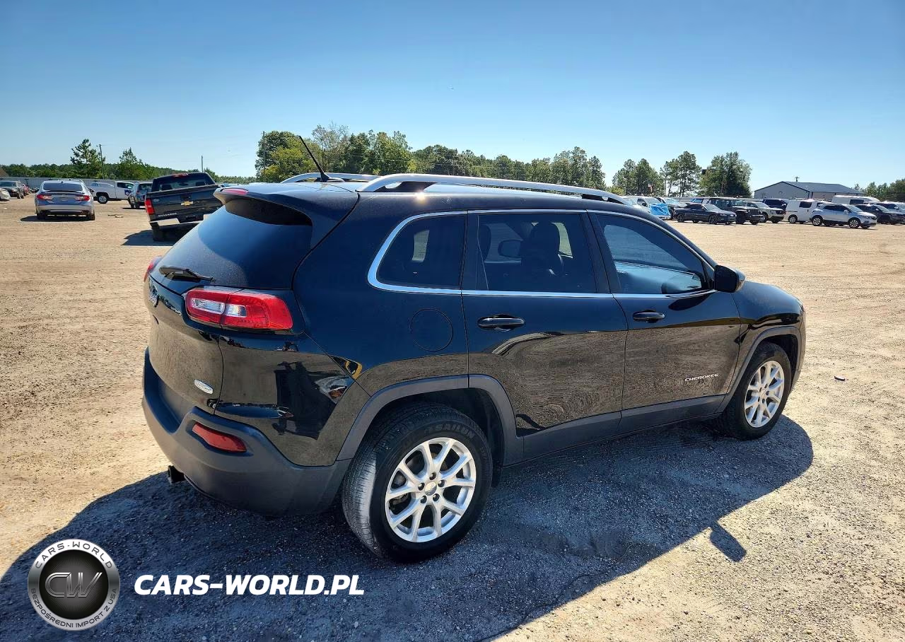 2018 Jeep Cherokee Latitude VIN:1C4PJLCB4JD503809 - 3