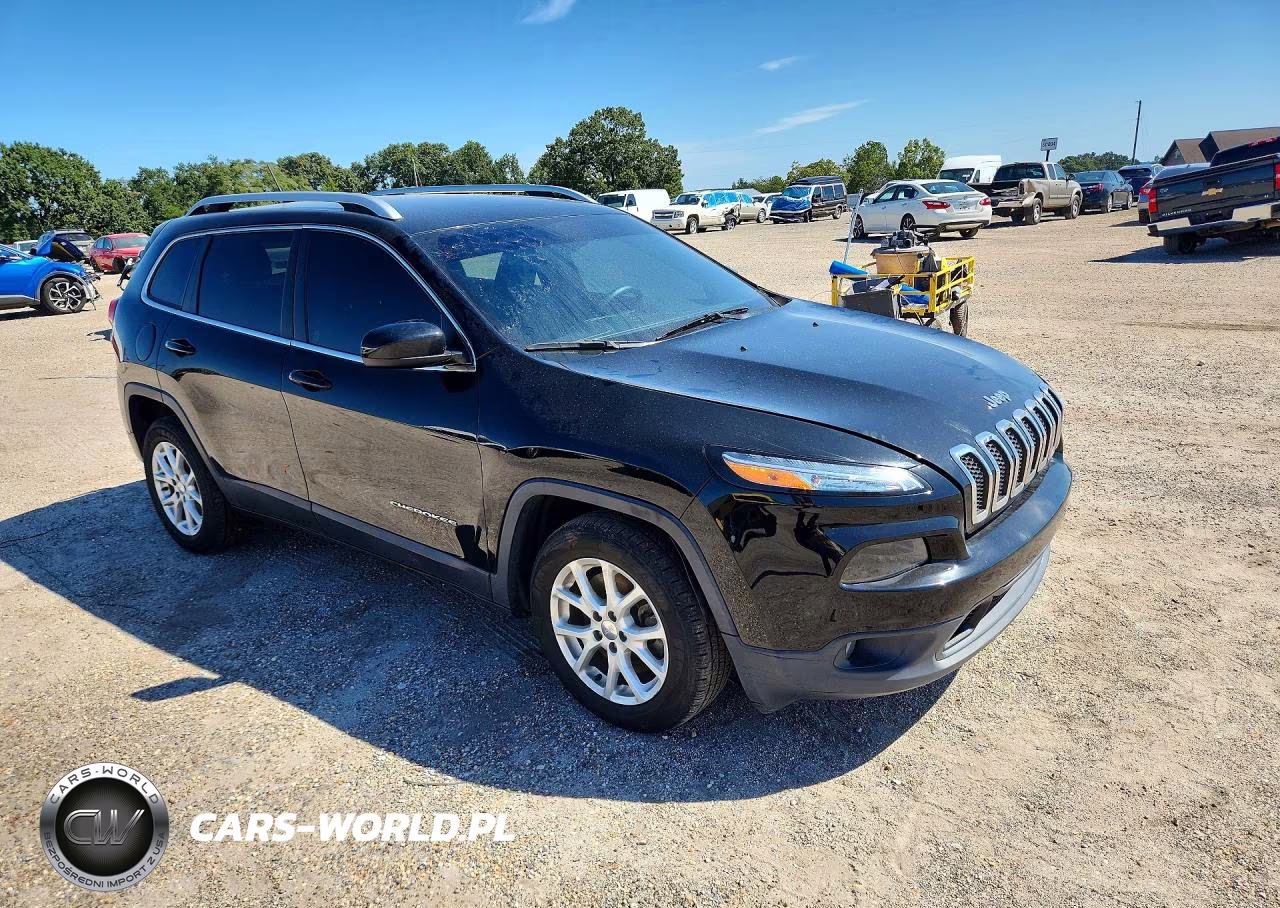 2018 Jeep Cherokee Latitude VIN:1C4PJLCB4JD503809 - 4
