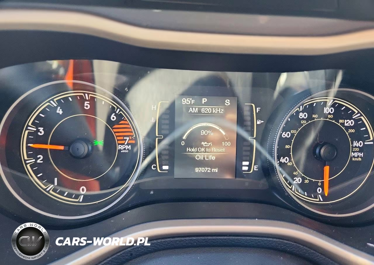 2018 Jeep Cherokee Latitude VIN:1C4PJLCB4JD503809 - 9