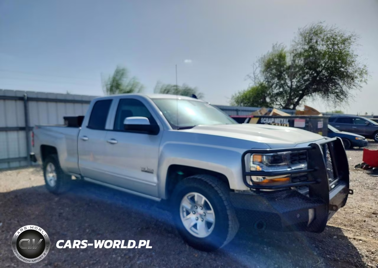 2018 Chevrolet Silverado C1500 Lt VIN:2GCRCRECXJ1100957 - 4
