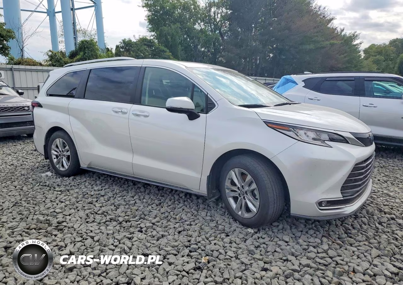 2023 Toyota Sienna Limited 7-Passenger VIN:5TDZSKFC1PS092905 - 4