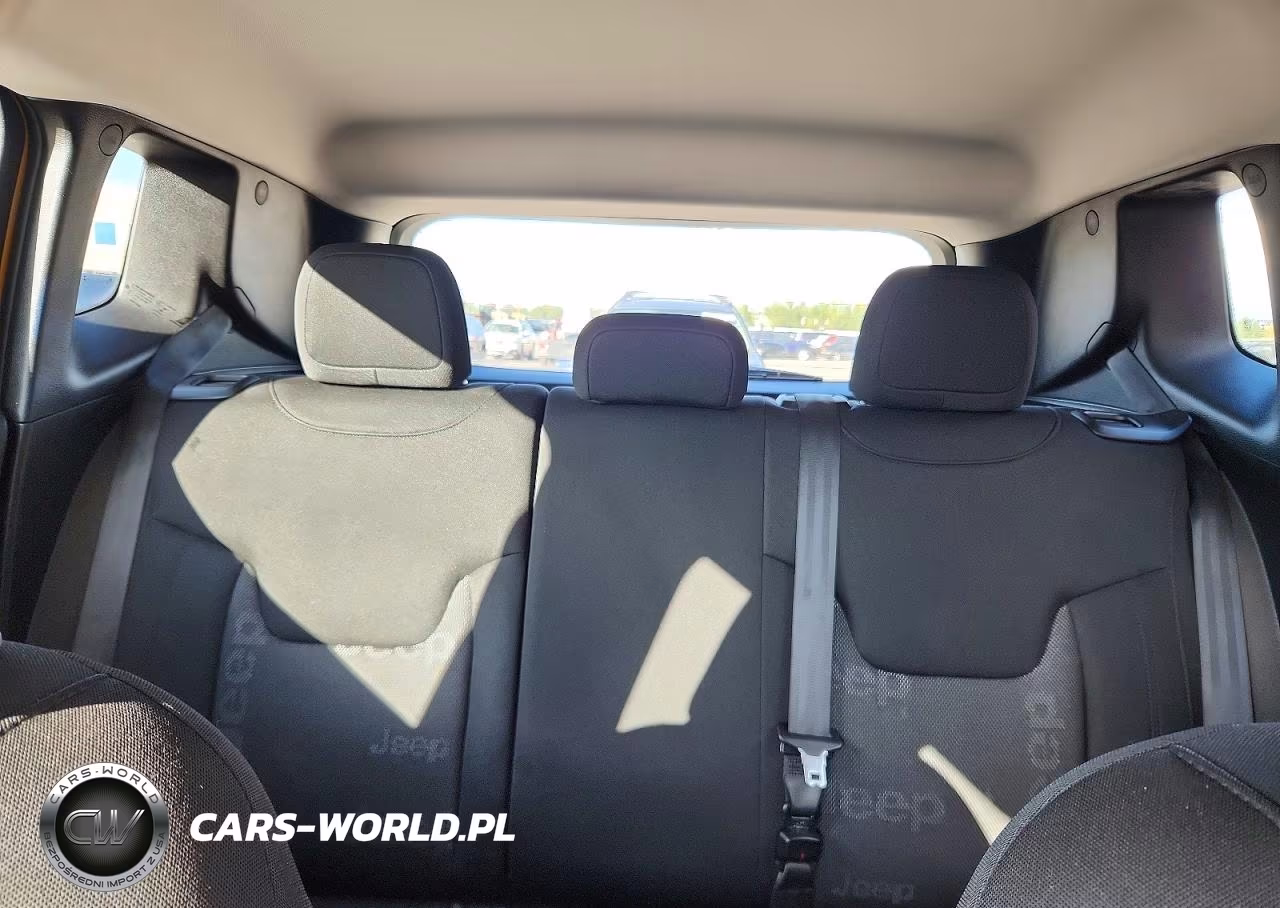 2015 Jeep Renegade Sport VIN:ZACCJAAH7FPC28603 - 10