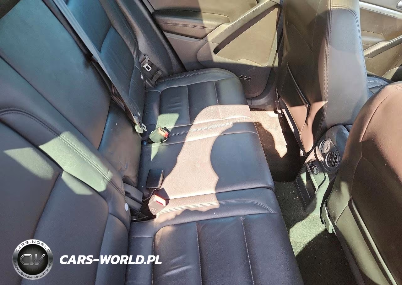 2014 Volkswagen Tiguan S VIN:WVGBV3AX0EW109422 - 11