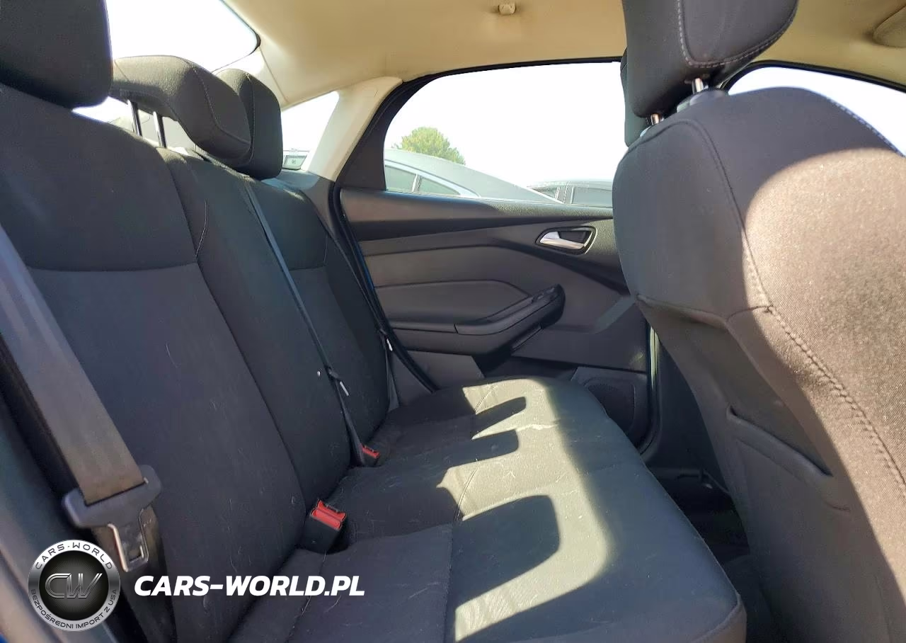2018 Ford Focus Se VIN:1FADP3FE7JL255364 - 10
