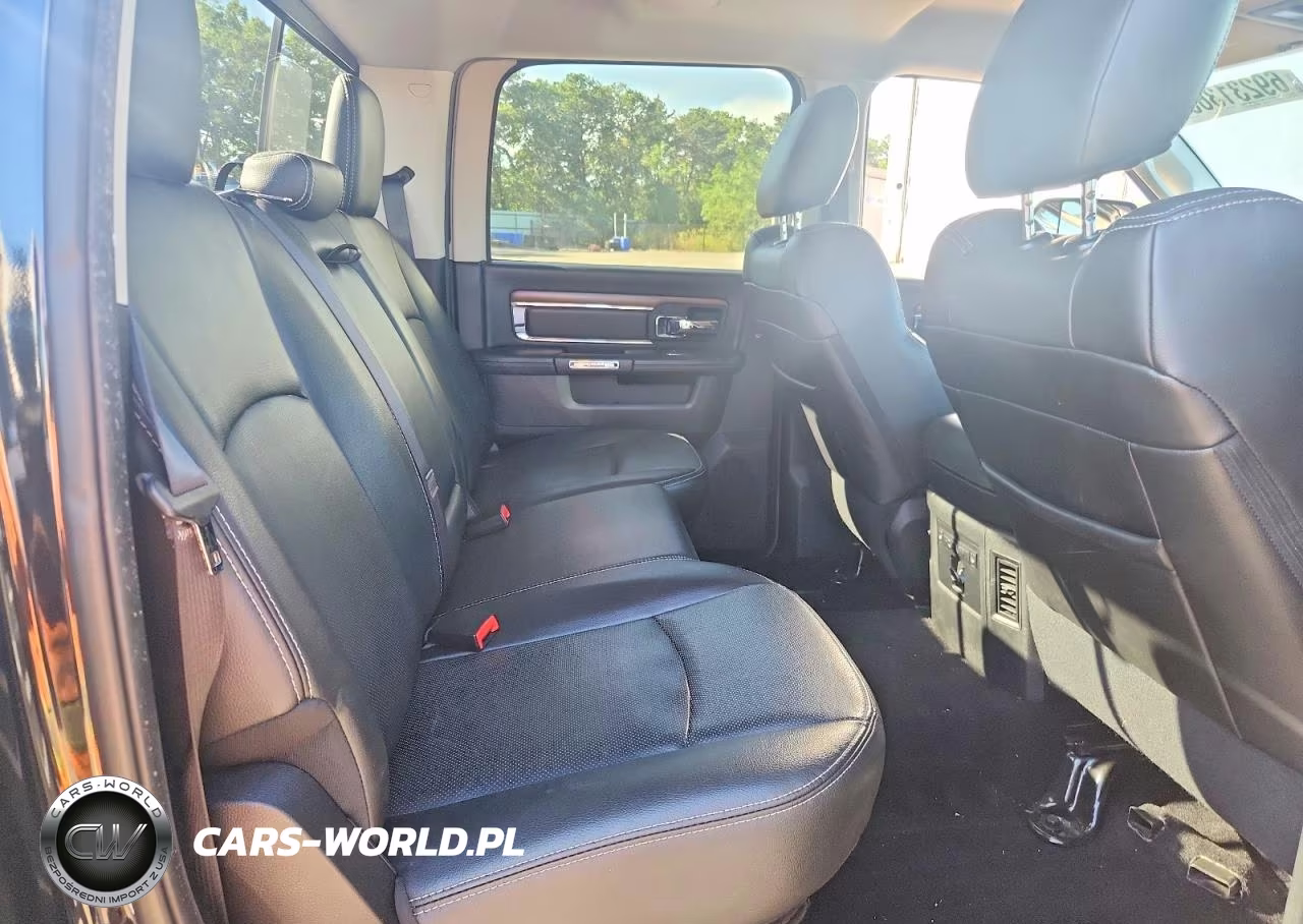 2016 Ram 3500 Laramie VIN:3C63R3JL4GG241716 - 10