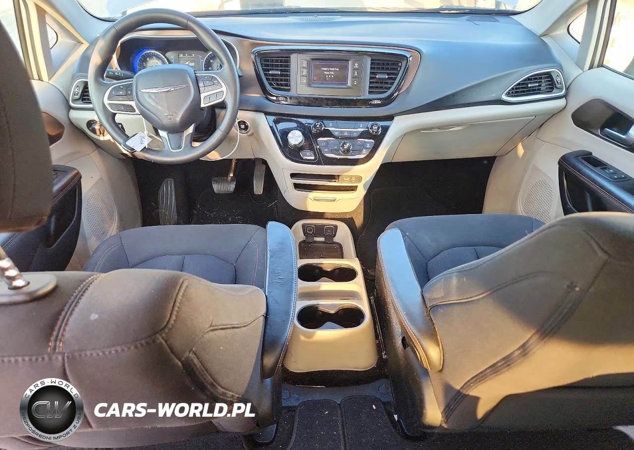 2017 Chrysler Pacifica Touring VIN:2C4RC1DG6HR723123 - 8
