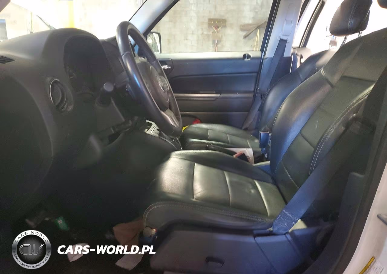 2016 Jeep Patriot Latitude VIN:1C4NJPFA1GD514843 - 7