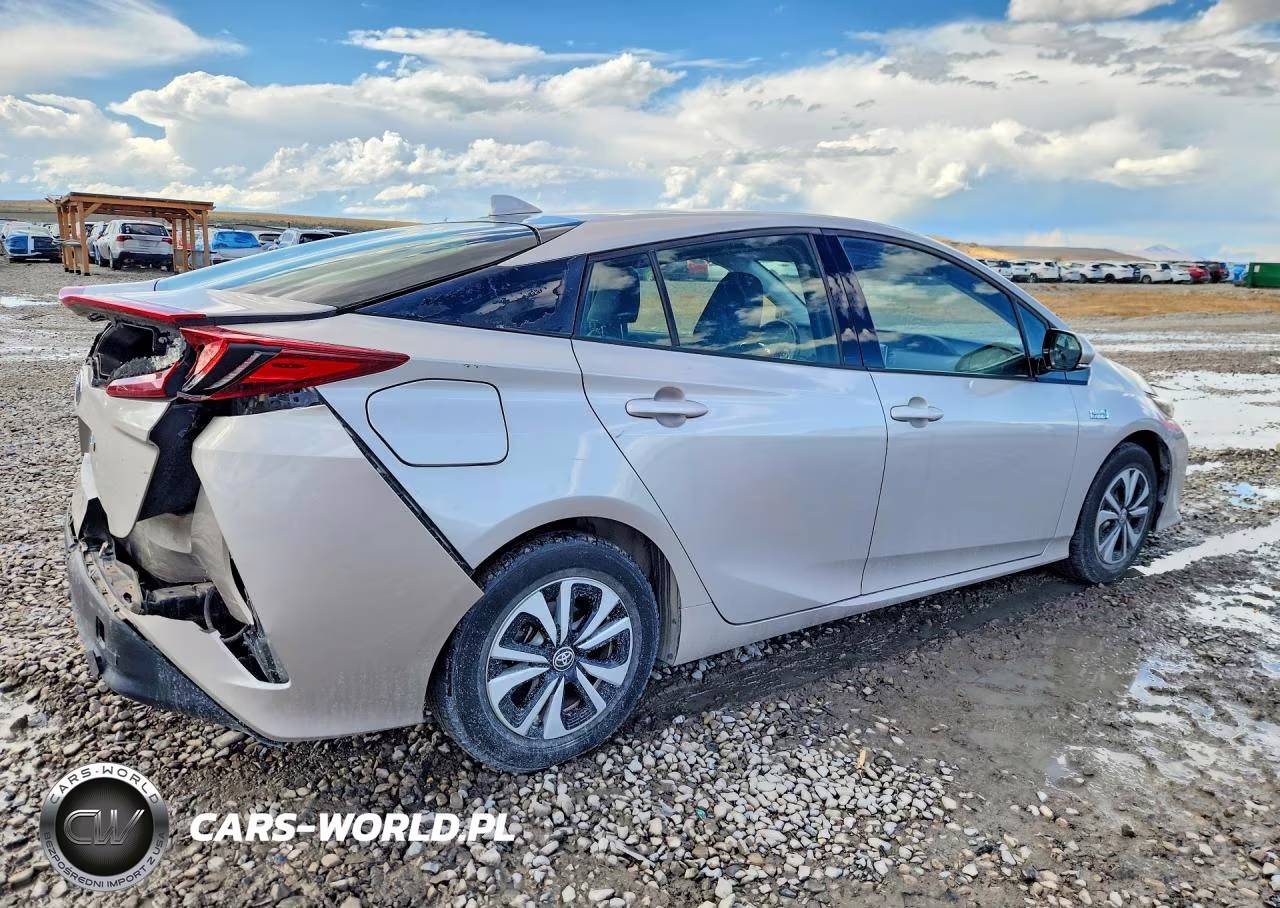 2017 Toyota Prius Prime Plus VIN:JTDKARFP8H3021008 - 3