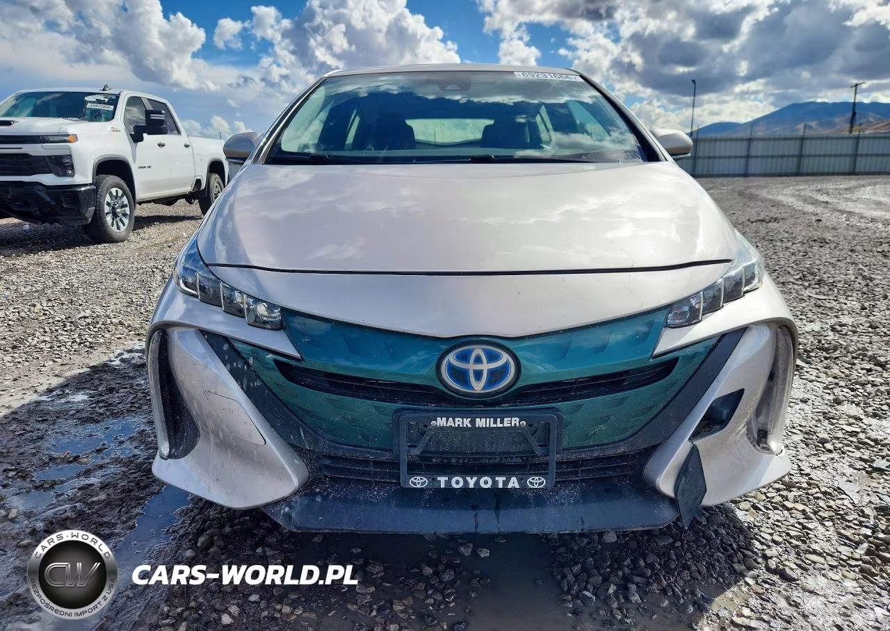 2017 Toyota Prius Prime Plus VIN:JTDKARFP8H3021008 - 5