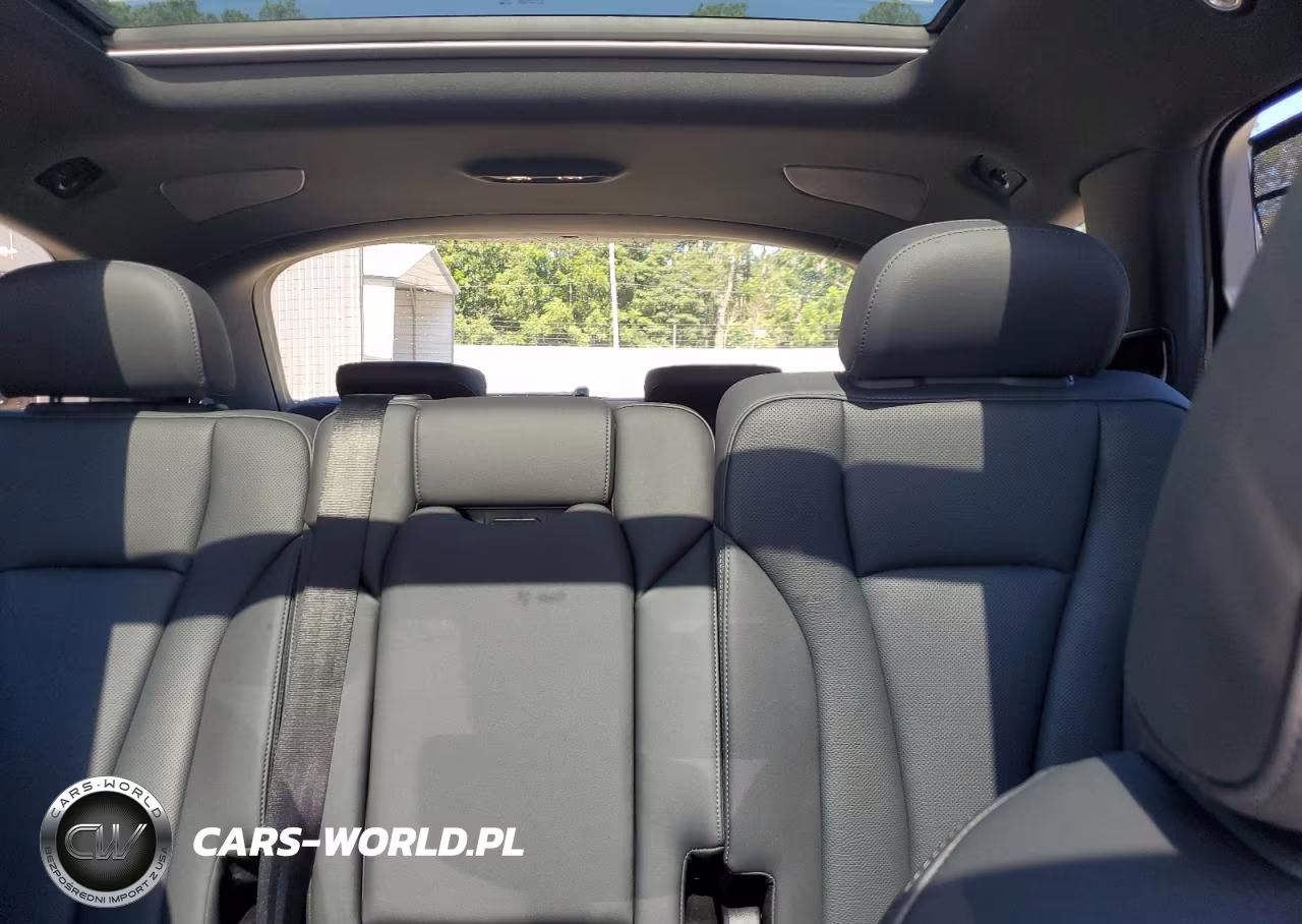 2023 Audi Q7 Premium Plus VIN:WA1LXBF77PD027329 - 10