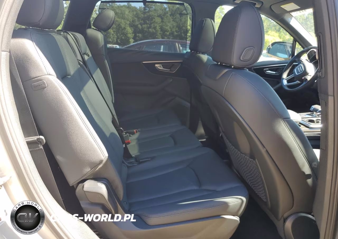 2023 Audi Q7 Premium Plus VIN:WA1LXBF77PD027329 - 11