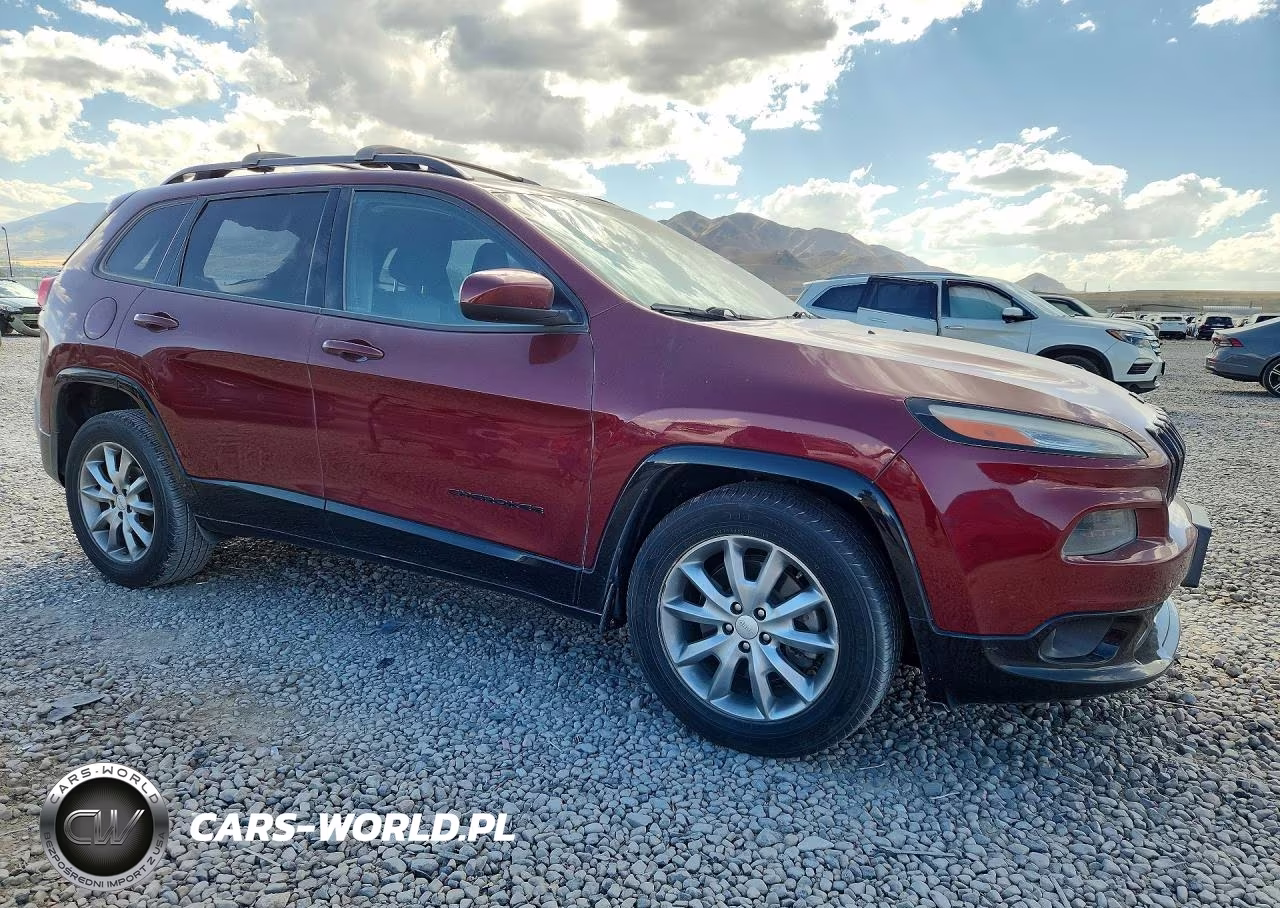 2018 Jeep Cherokee Latitude VIN:1C4PJLCB9JD616199 - 4