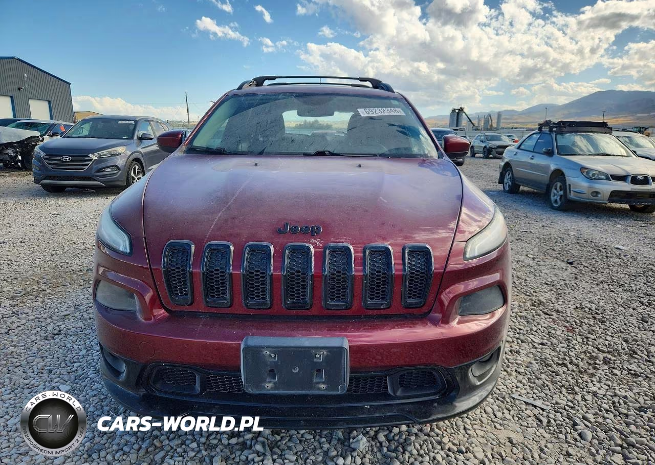 2018 Jeep Cherokee Latitude VIN:1C4PJLCB9JD616199 - 5