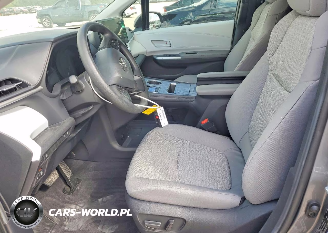 2026 Toyota Sienna Le VIN:5TDKRKEC8TS299056 - 7