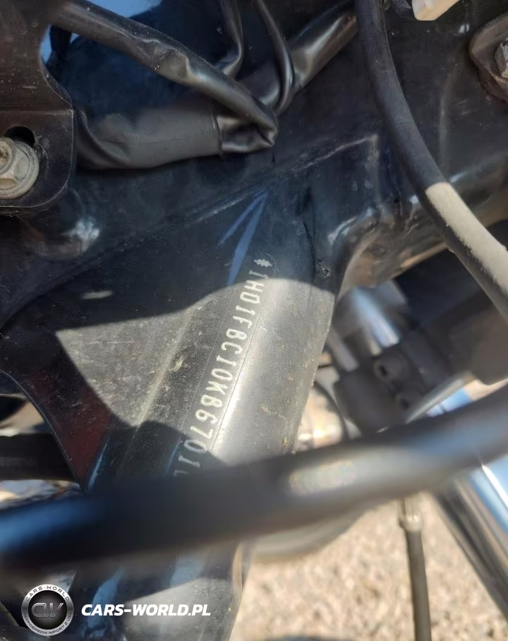 2019 Harley-Davidson Flhr VIN:1HD1FBC10KB670107 - 8