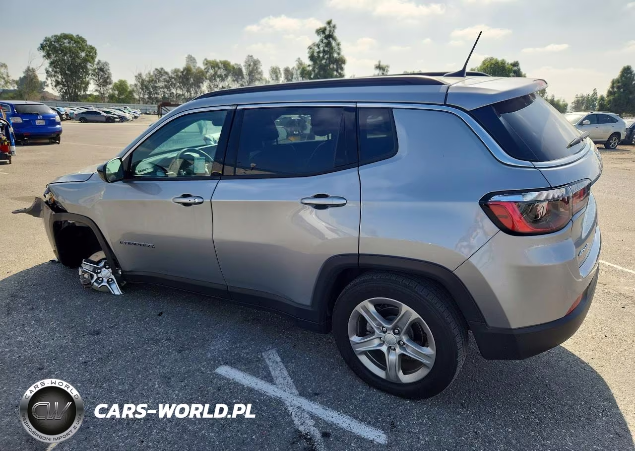 2023 Jeep Compass Latitude VIN:3C4NJDBN4PT562578 - 2