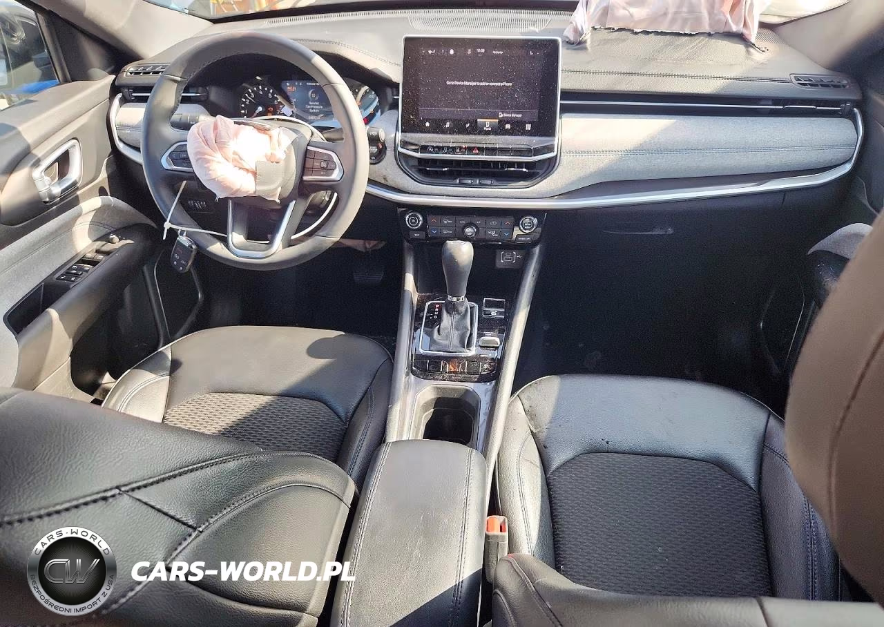 2023 Jeep Compass Latitude VIN:3C4NJDBN4PT562578 - 8