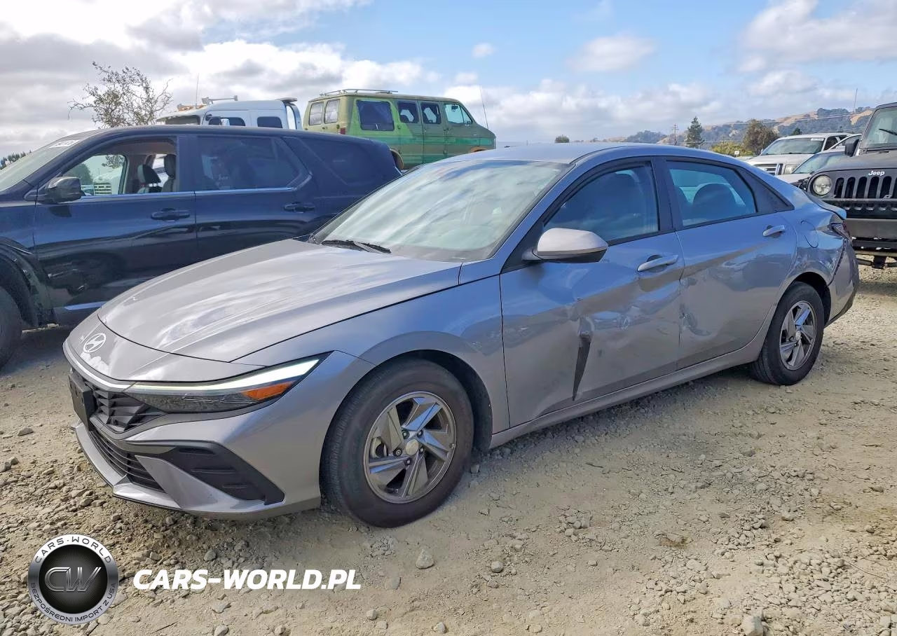 2025 Hyundai Elantra Se