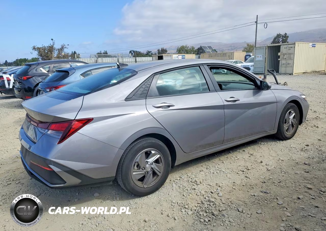 2025 Hyundai Elantra Se VIN:KMHLL4DG1SU008800 - 3