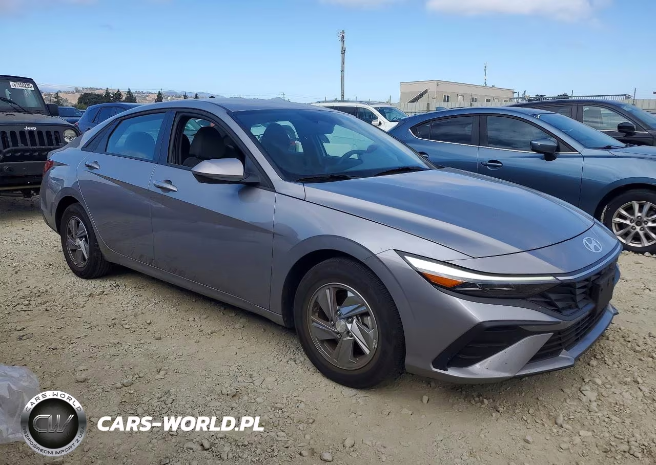 2025 Hyundai Elantra Se VIN:KMHLL4DG1SU008800 - 4