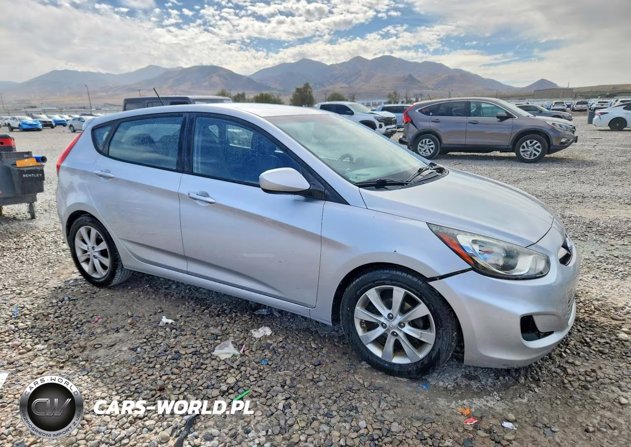 2012 Hyundai Accent Se VIN:KMHCU5AE2CU017688 - 4