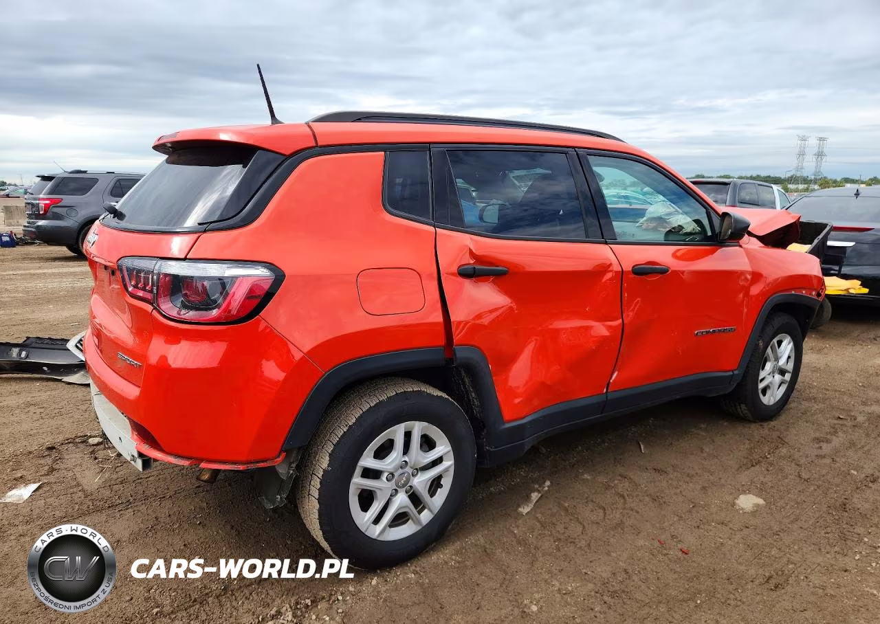 2018 Jeep Compass Sport VIN:3C4NJCAB4JT133675 - 3
