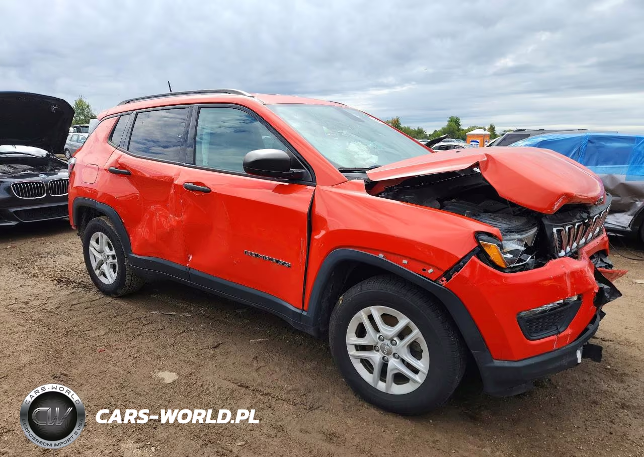 2018 Jeep Compass Sport VIN:3C4NJCAB4JT133675 - 4