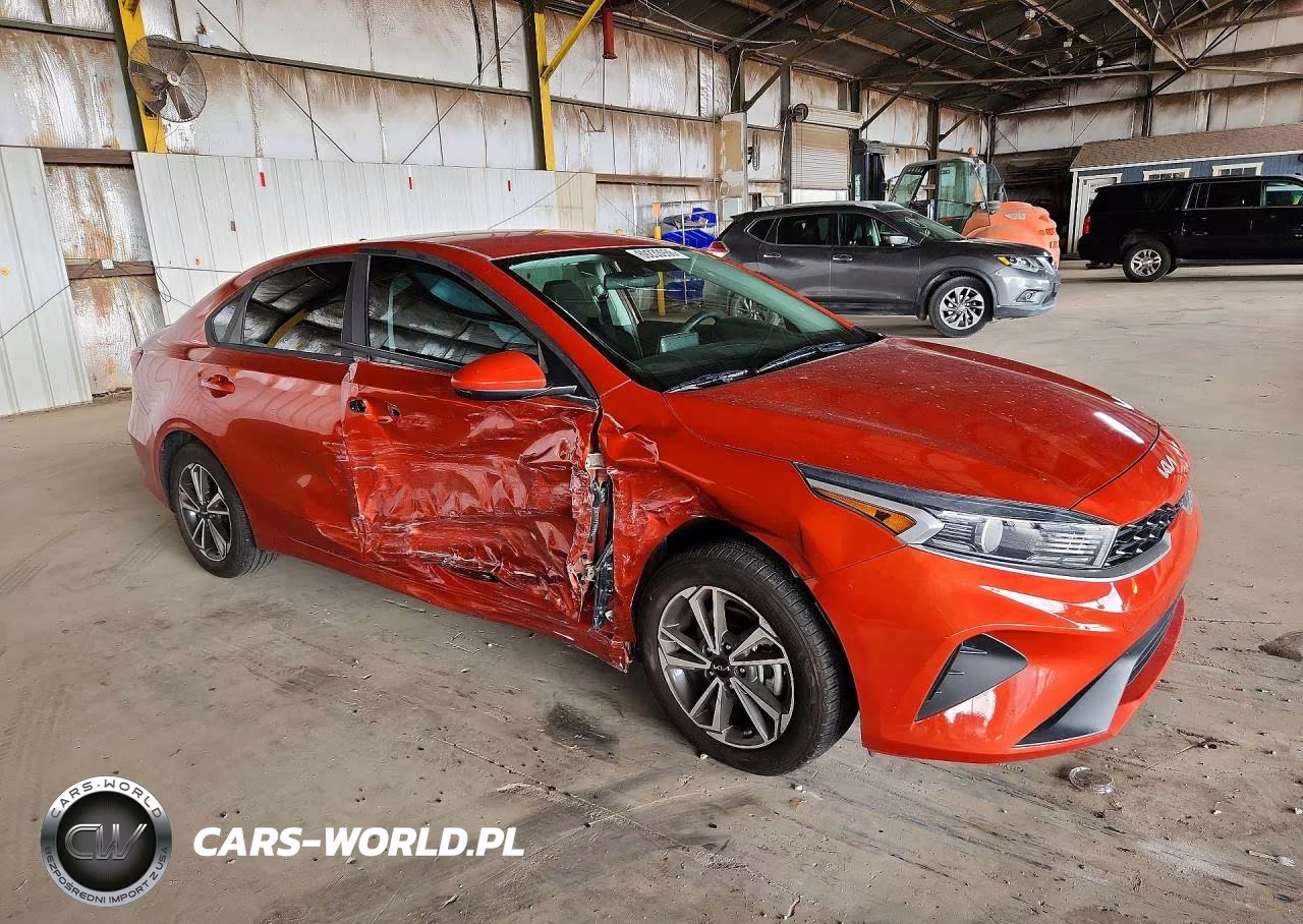 2023 Kia Forte Lxs VIN:3KPF24AD3PE509160 - 4