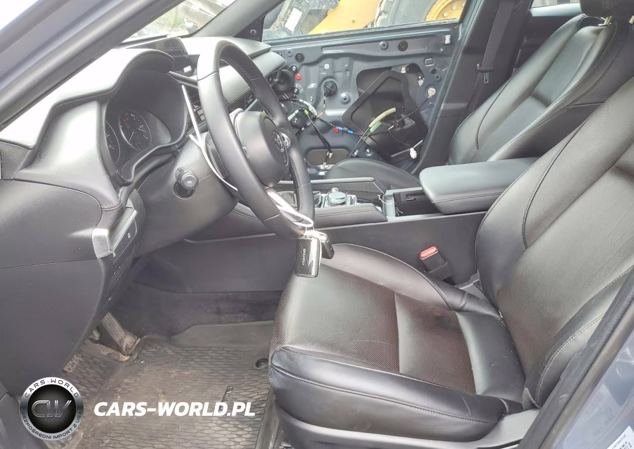 2023 Mazda 3 Premium VIN:JM1BPAMM2P1608176 - 7