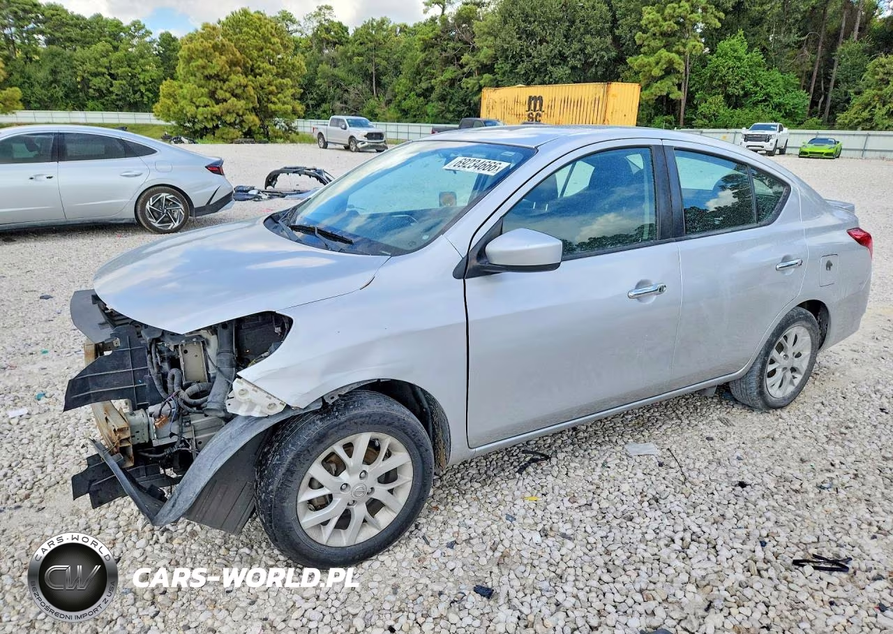 2017 Nissan Versa 1.6 S – zdjęcie 1 z 13