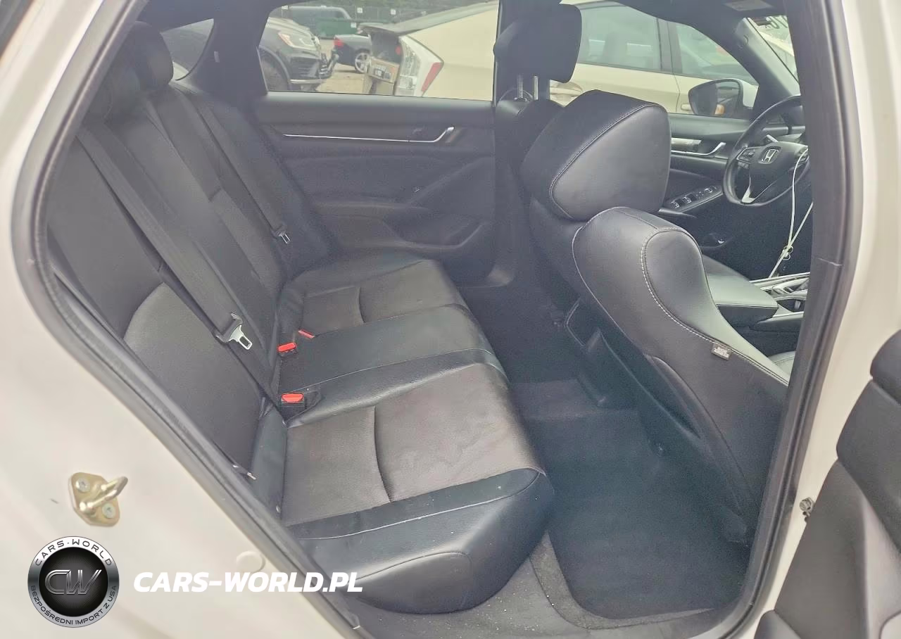 2018 Honda Accord Sport VIN:1HGCV1F3XJA183572 - 10
