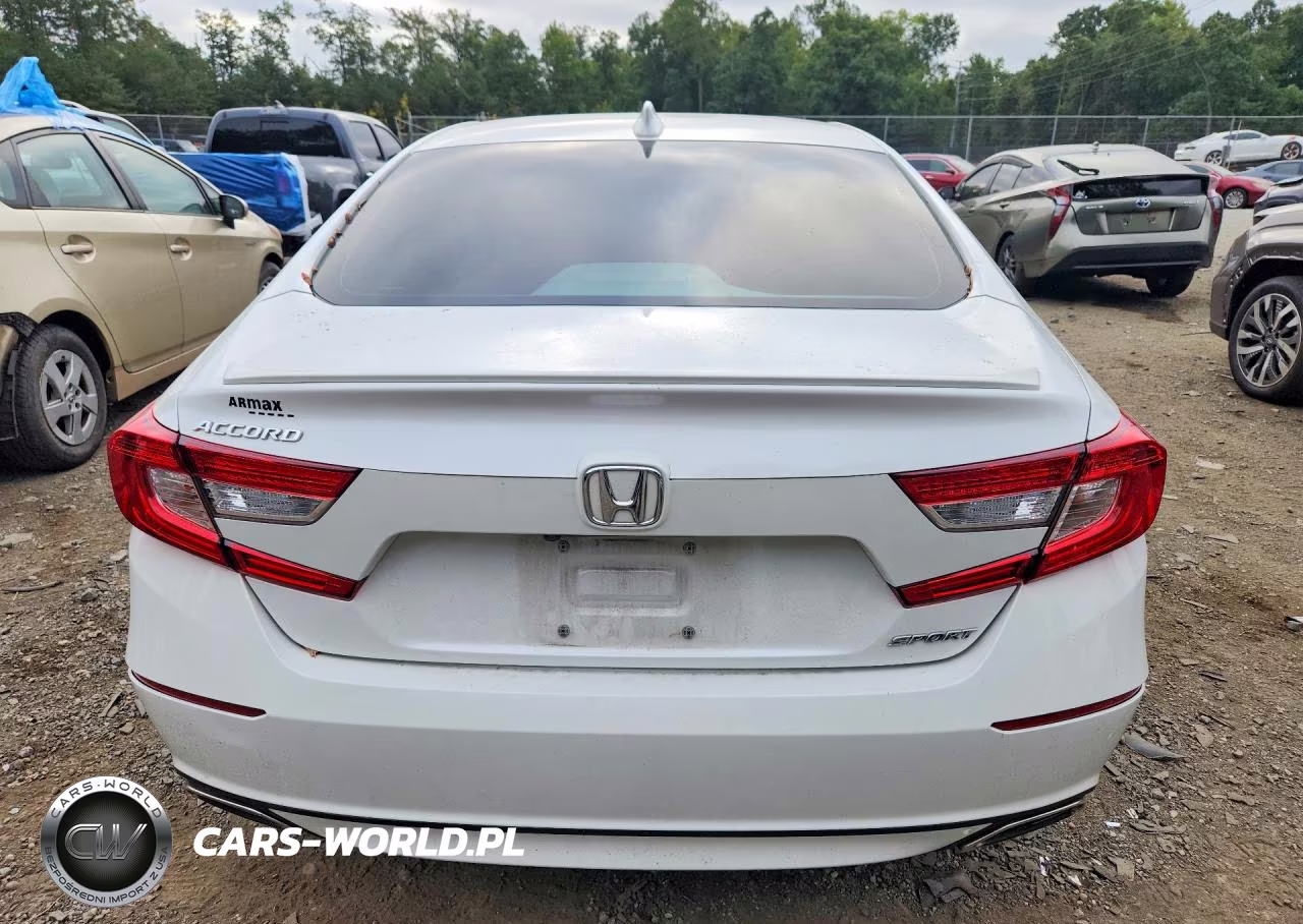 2018 Honda Accord Sport VIN:1HGCV1F3XJA183572 - 6