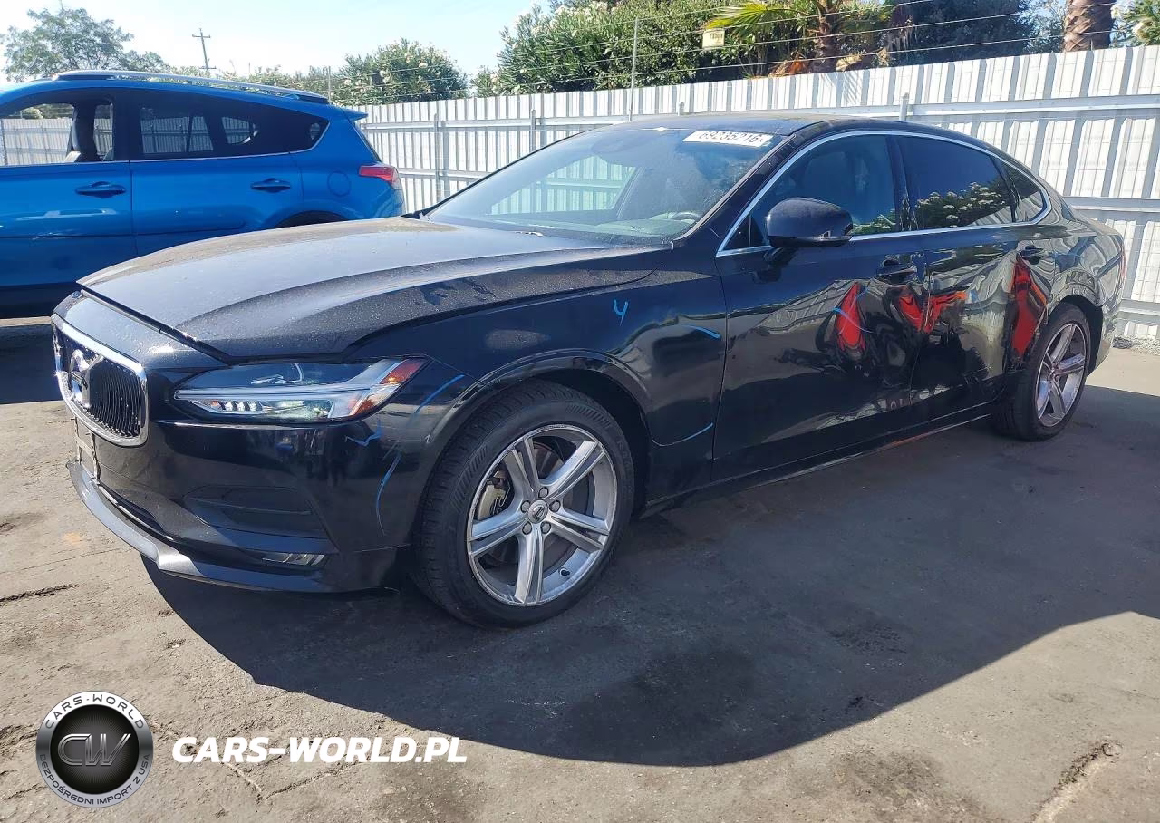 2019 Volvo S90 T5 Momentum