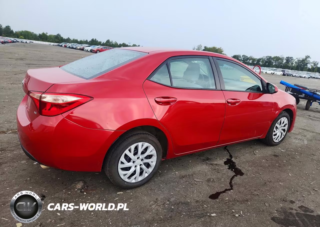 2017 Toyota Corolla Le VIN:2T1BURHE4HC878193 - 3