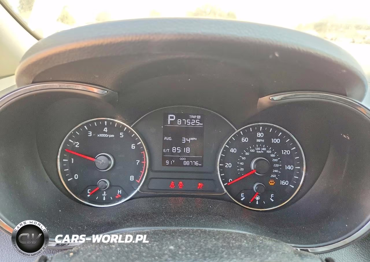 2018 Kia Forte Lx VIN:3KPFK4A75JE236272 - 9