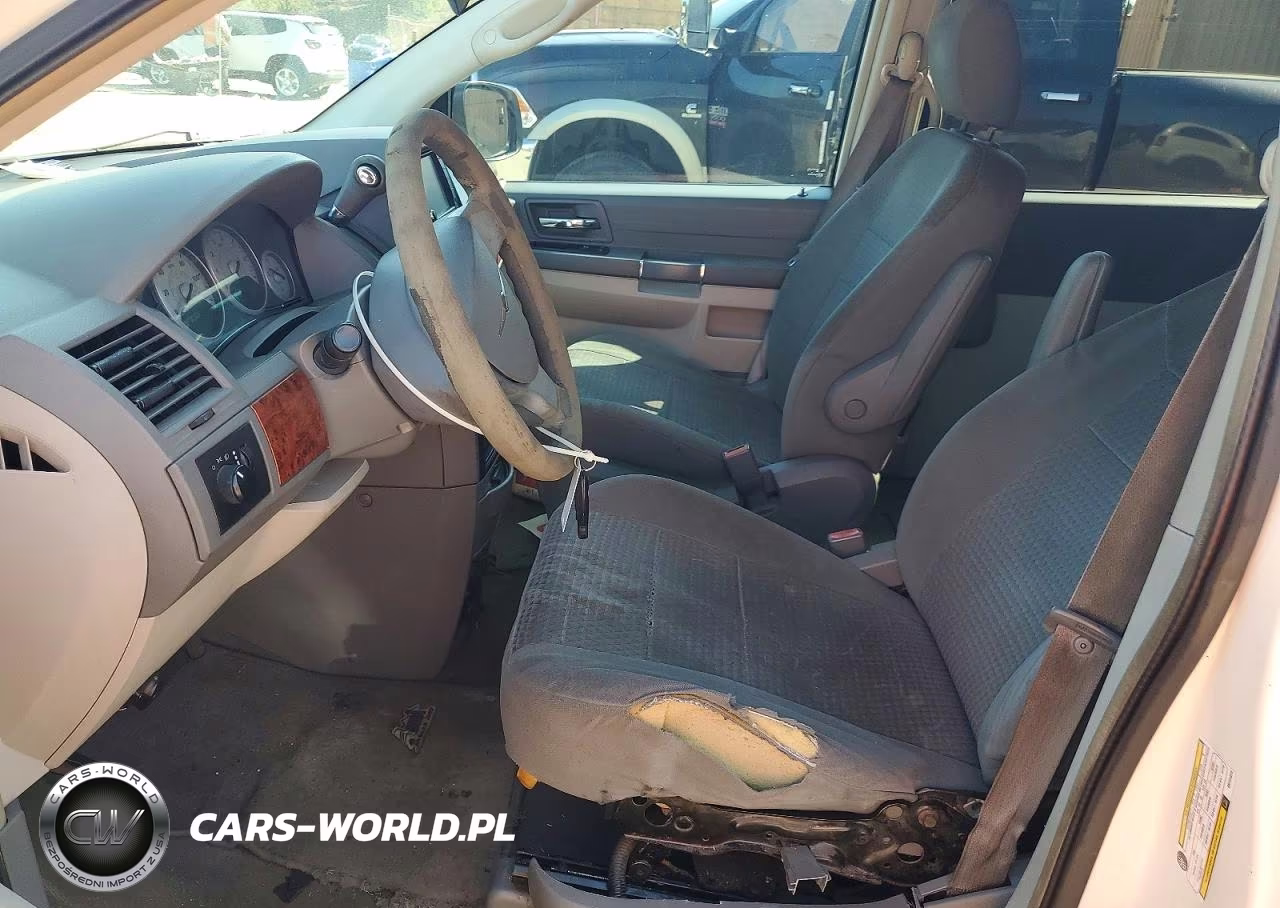 2008 Chrysler Town & Country Lx VIN:2A8HR44H58R721070 - 7