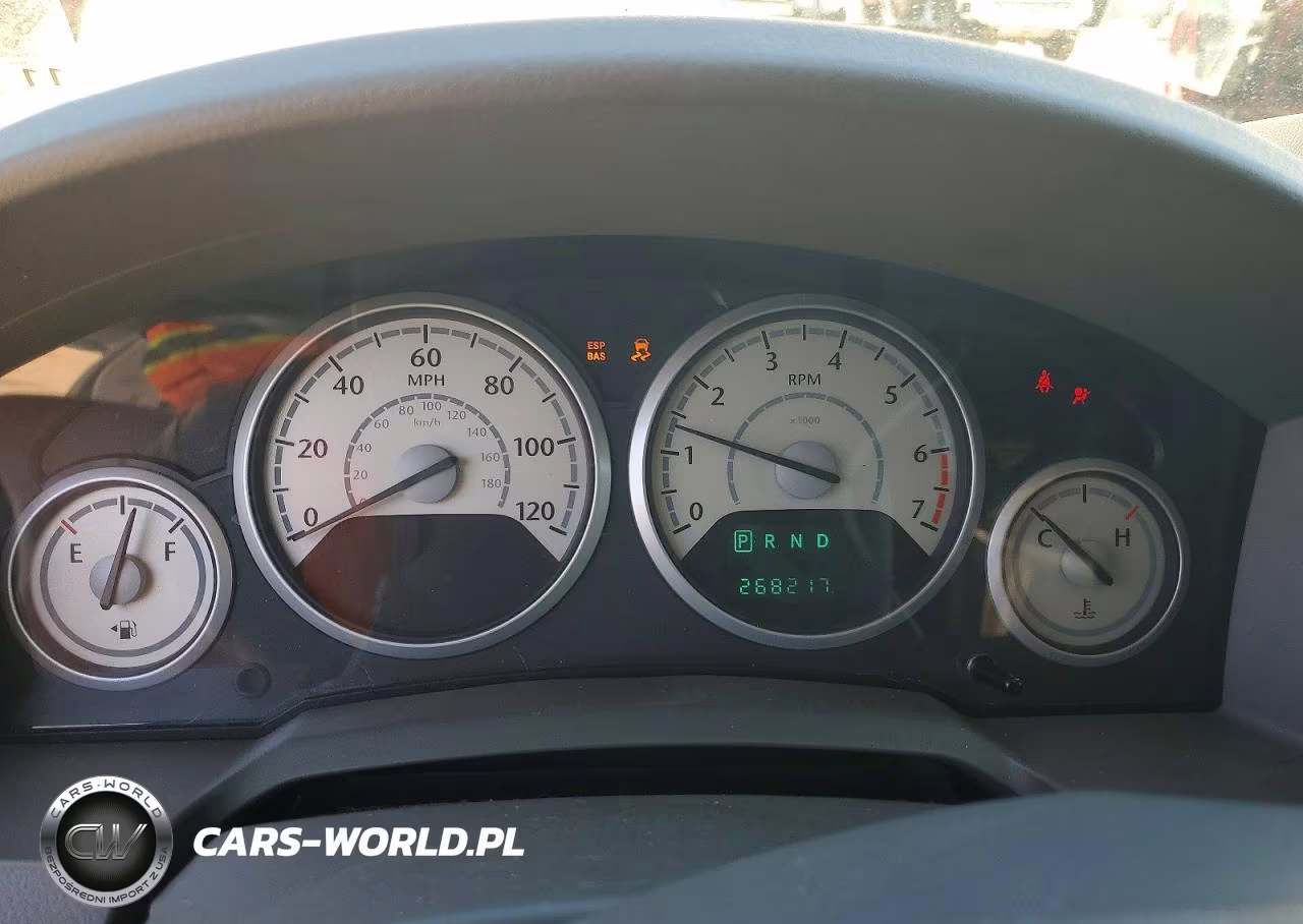 2008 Chrysler Town & Country Lx VIN:2A8HR44H58R721070 - 9
