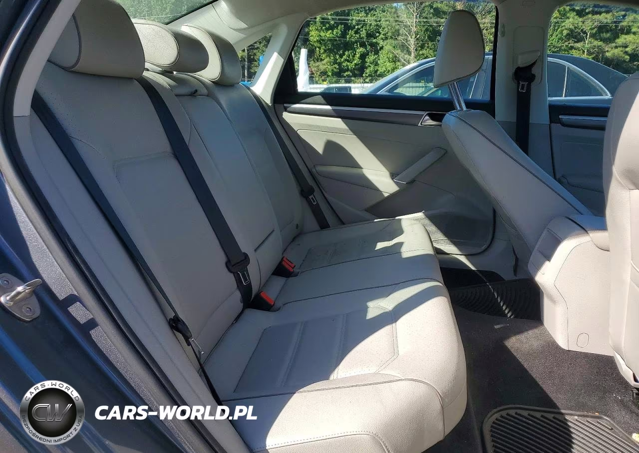 2018 Volkswagen Passat S VIN:1VWAA7A37JC036963 - 10