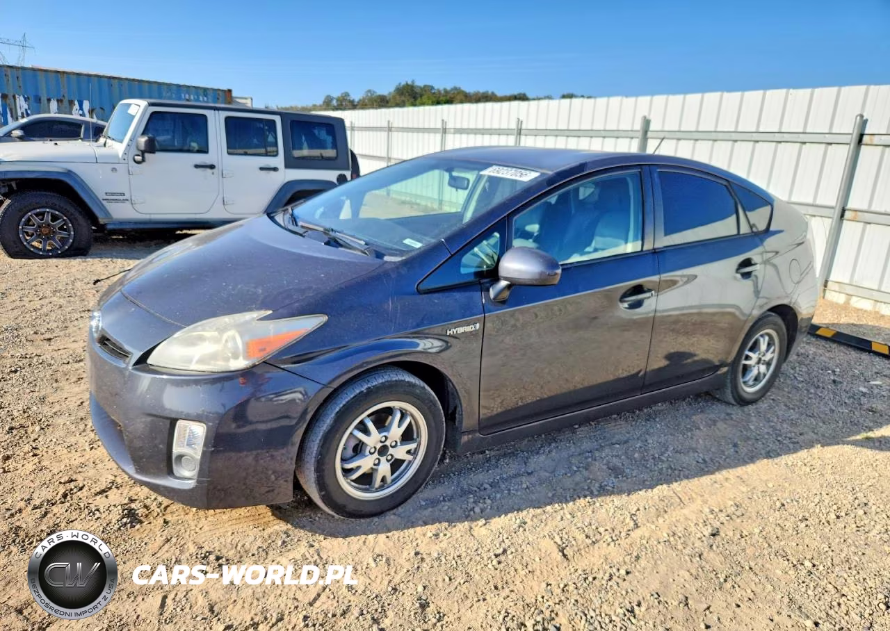 2011 Toyota Prius Two VIN:JTDKN3DU0B1421738 - 1