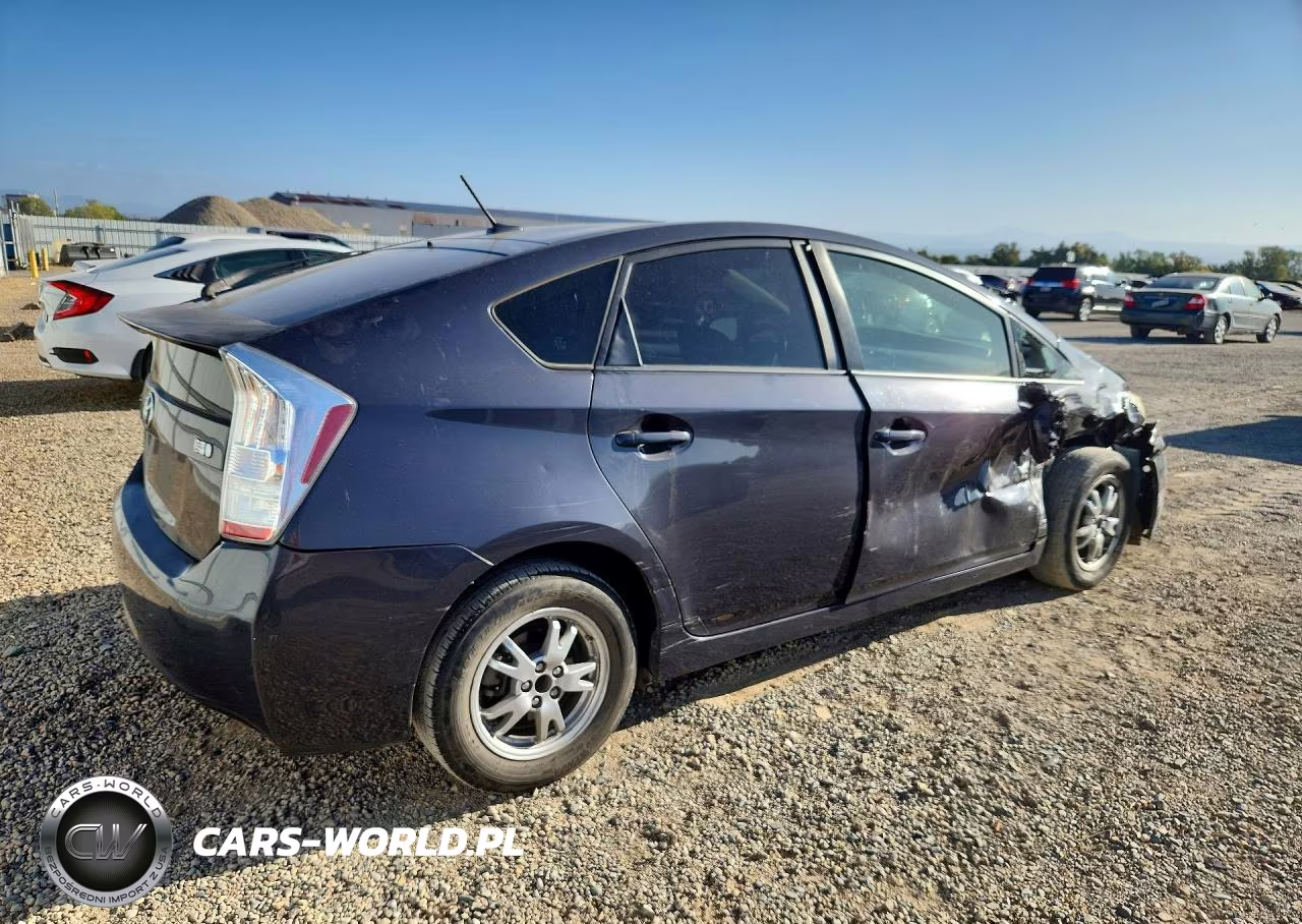 2011 Toyota Prius Two VIN:JTDKN3DU0B1421738 - 3