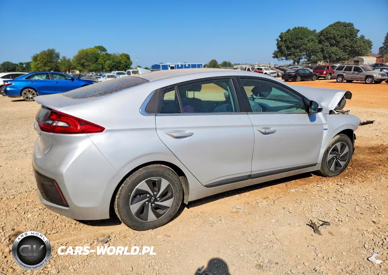 2017 Hyundai Ioniq Sel VIN:KMHC75LC2HU020648 - 3