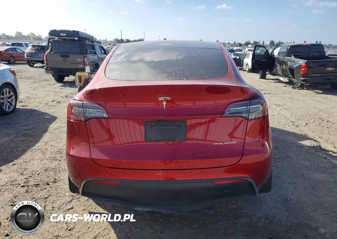 2024 Tesla Model Y VIN:7SAYGDEEXRF983555 - 6