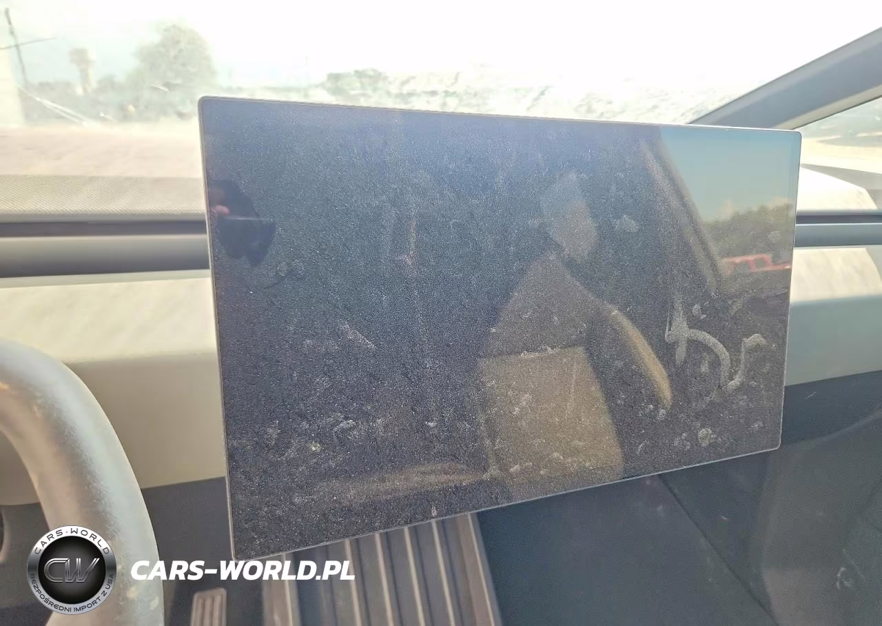 2026 Tesla Cybertruck VIN:7G2CEHED6TA083149 - 9