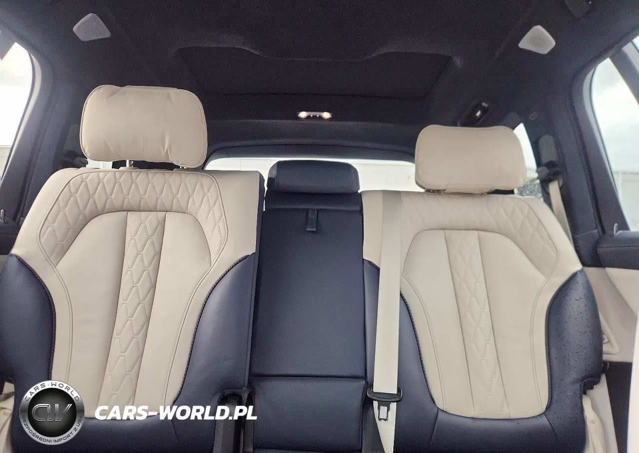 2019 BMW X7 xDrive50I VIN:5UXCX4C57KLS36040 - 10
