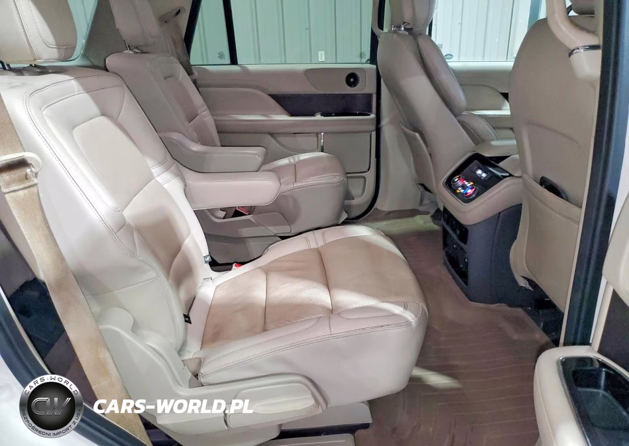 2018 Lincoln Navigator Premiere VIN:5LMJJ2NT6JEL01059 - 11