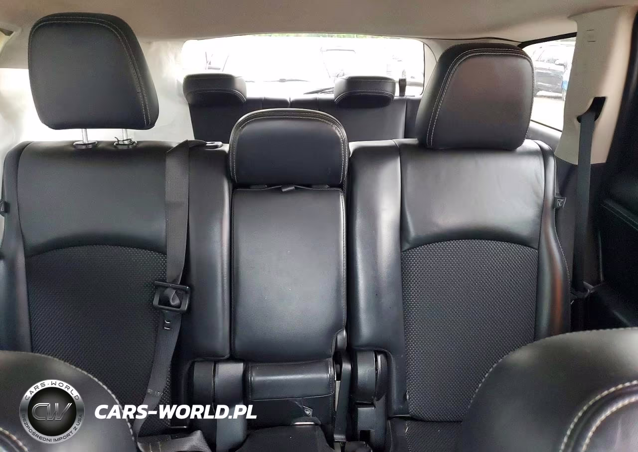 2018 Dodge Journey Crossroad VIN:3C4PDDGG6JT386716 - 10