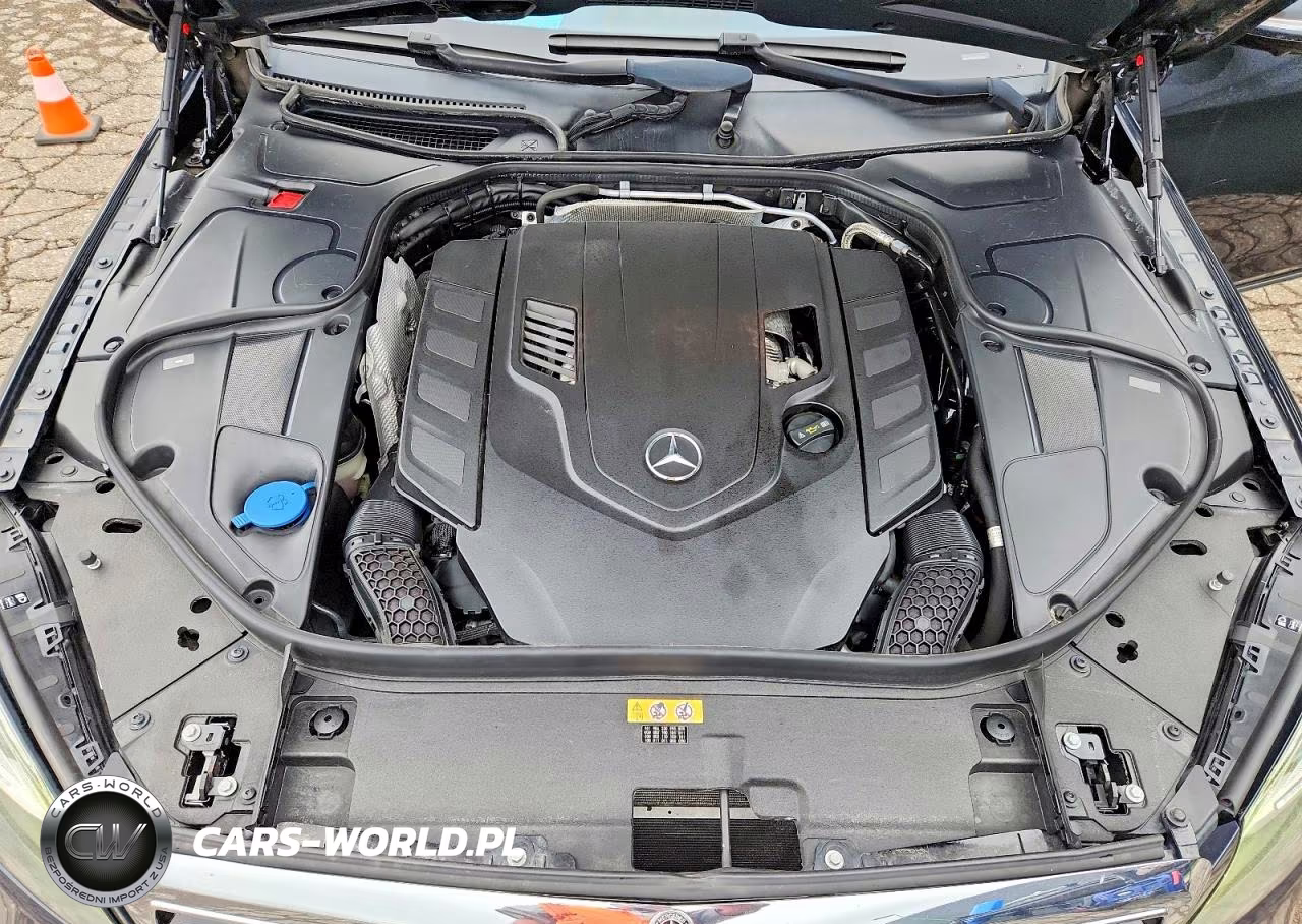 2018 Mercedes-Benz S 560 4Matic VIN:WDDUG8GB3JA346838 - 11